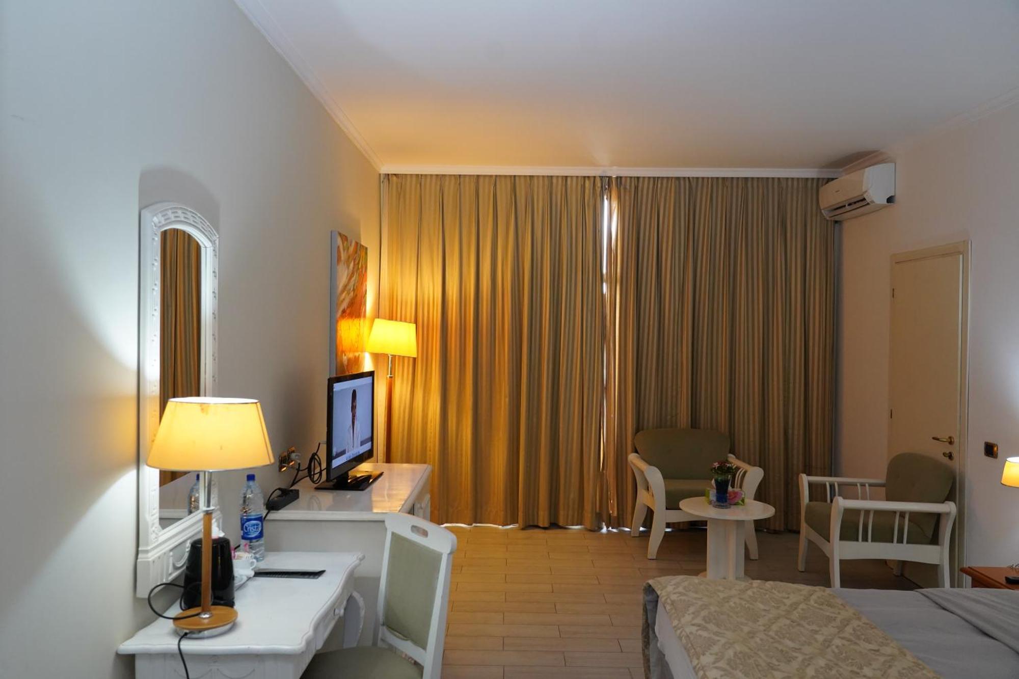 L'Amitie Hotel NʼDjamena 外观 照片
