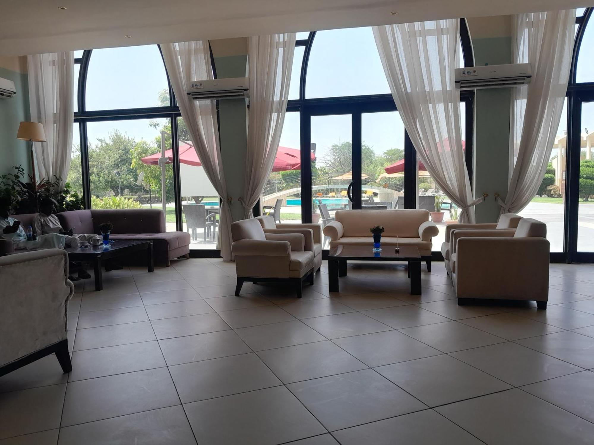 L'Amitie Hotel NʼDjamena 外观 照片
