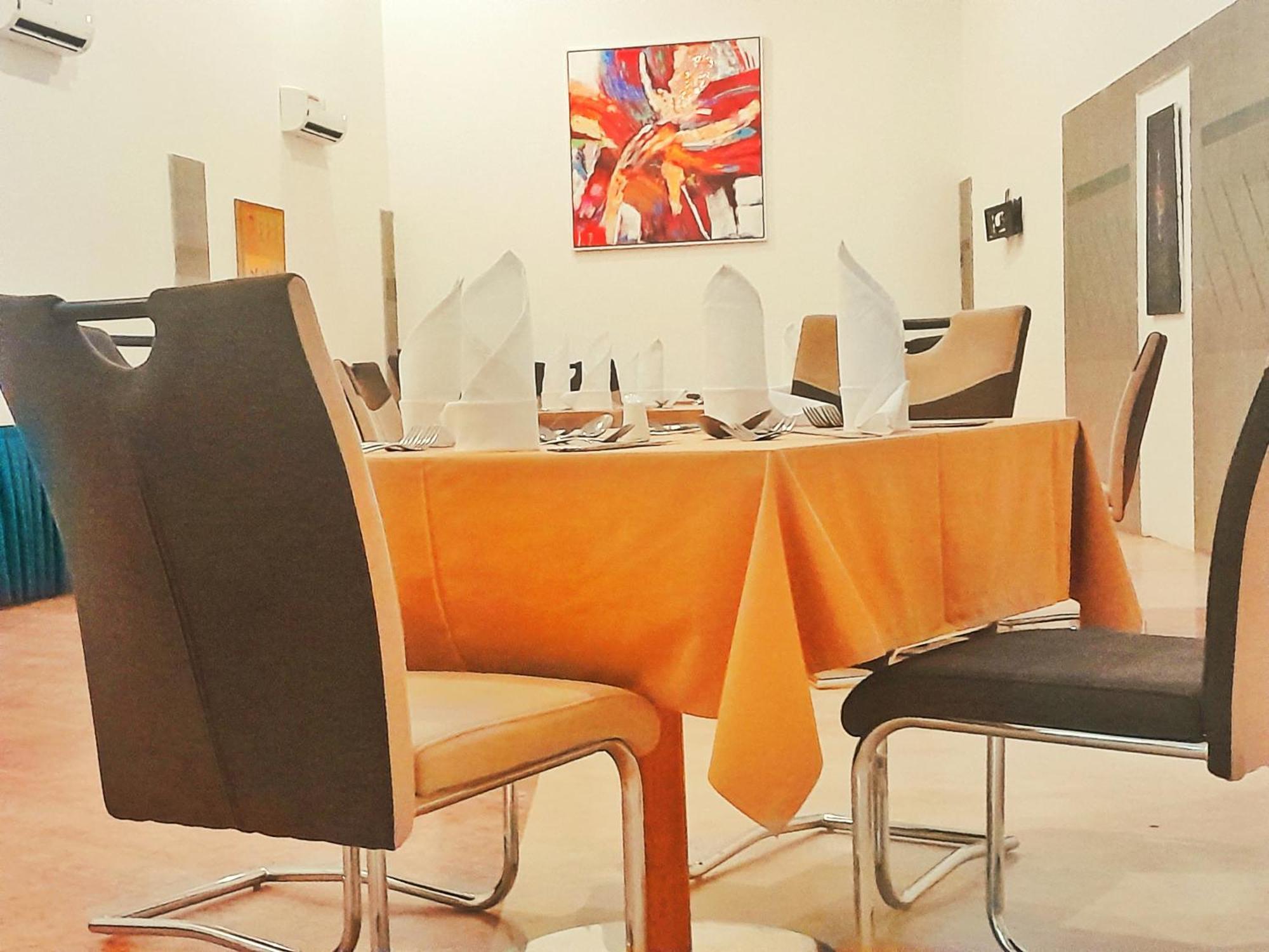 L'Amitie Hotel NʼDjamena 外观 照片
