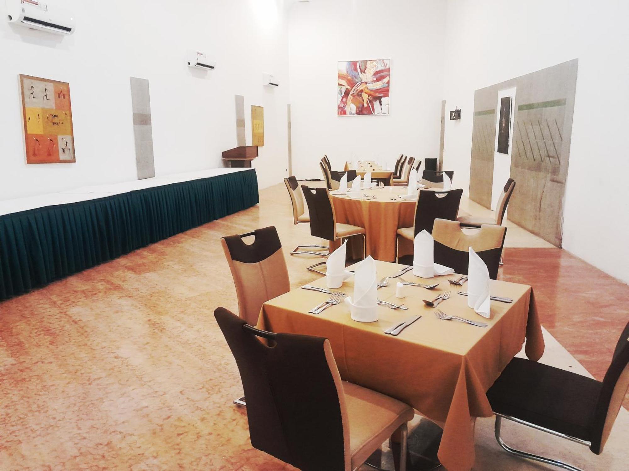 L'Amitie Hotel NʼDjamena 外观 照片